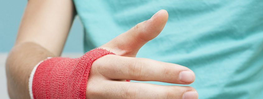 Sprained finger: Symptoms, treatment, and recovery