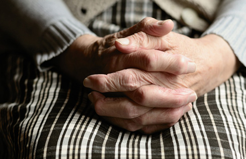 Seniors With COVID-19 Show Unusual Symptoms, Doctors Say